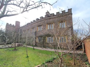 2 Bedroom Lower East Court Apartment in Historic Tiverton Castle in Devon, England